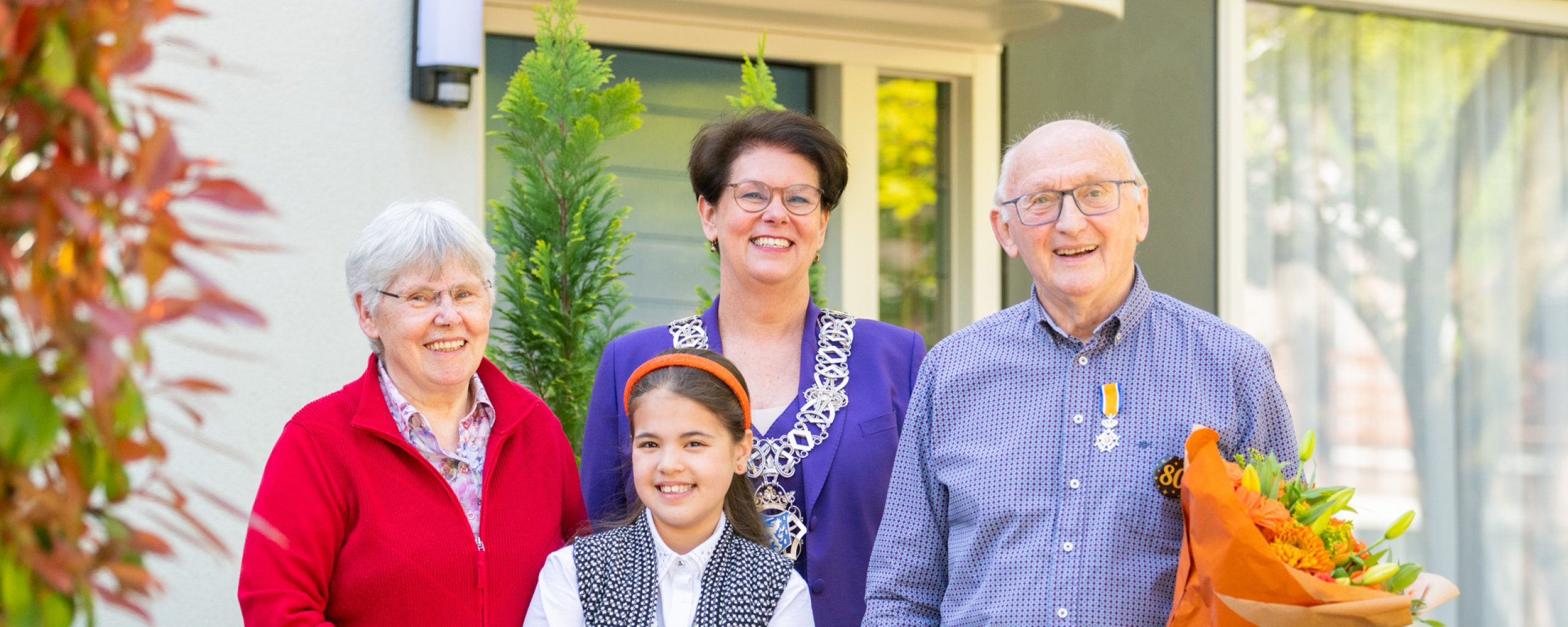 Groepsfoto Dhr. Tooten en Burgemeester Corine van Overdijk